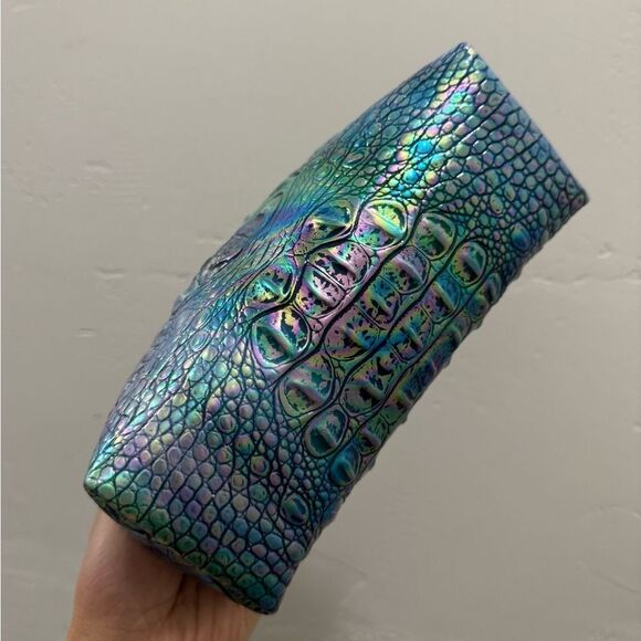 Iridescent Croc-Embossed Leather Handmade Retro Push Lock Multi Use Handbag - Picture 16 of 17